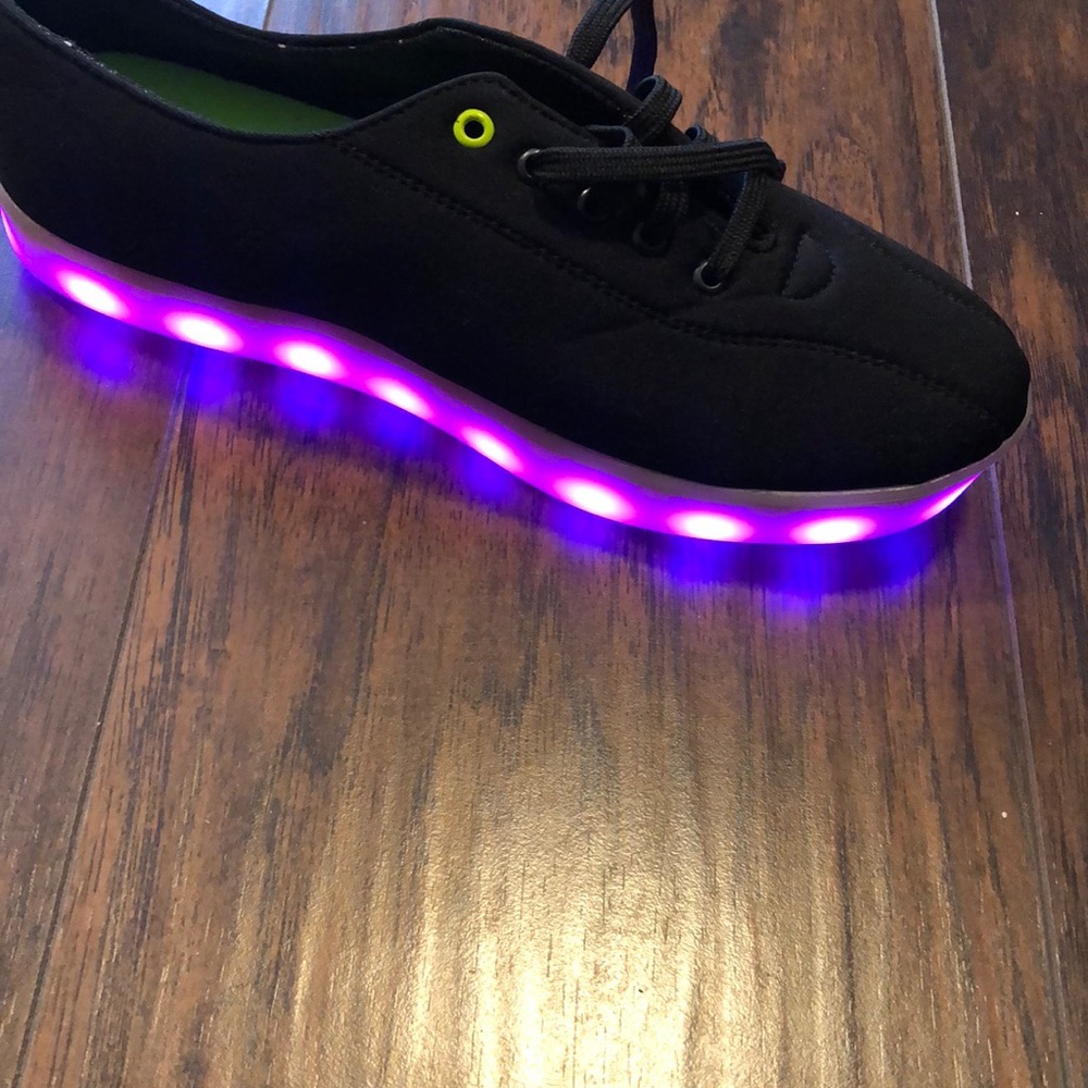 🖤Light up shoes - Picture 3 of 5